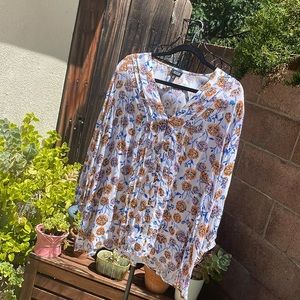 Comfortable V Neck Blouse 👚 New without Tags